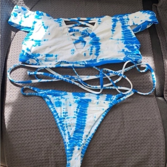 Frankie's Bikinis Shiloh Top & bottom Blue Crush Tye Dye... in great condition - Picture 5 of 8